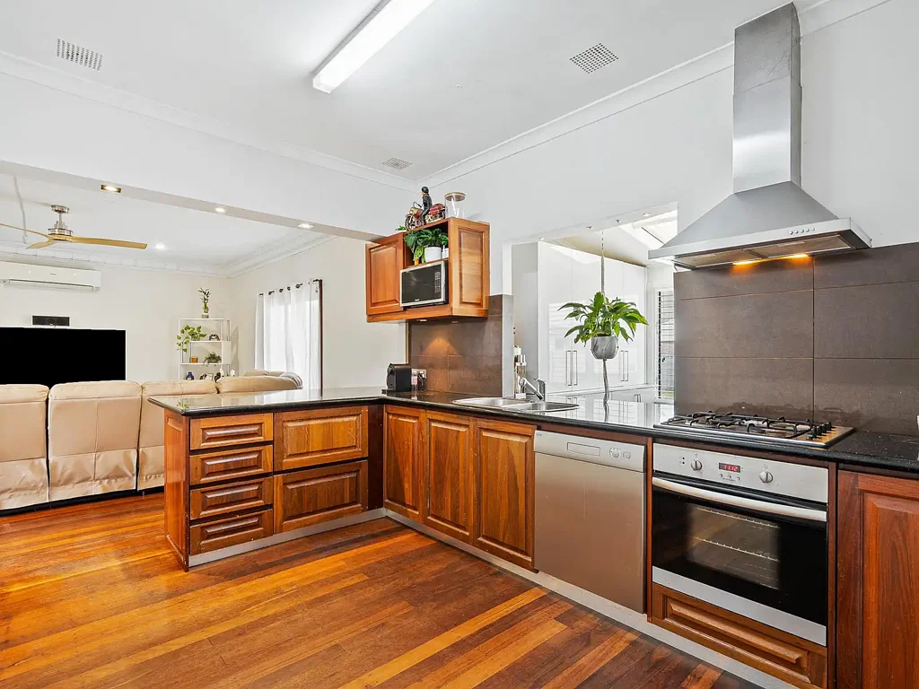 8 Gillark Street, Dudley Park, WA 6210