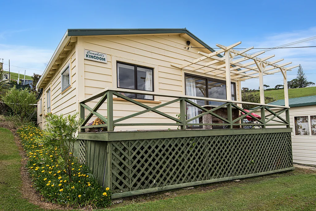 8 Hugh Barron Way, Whananaki, Northland