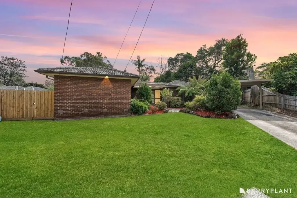Kilsyth 3 Bedroom Family Comfort, Leafy Views & Development Potential in a Quiet Court.