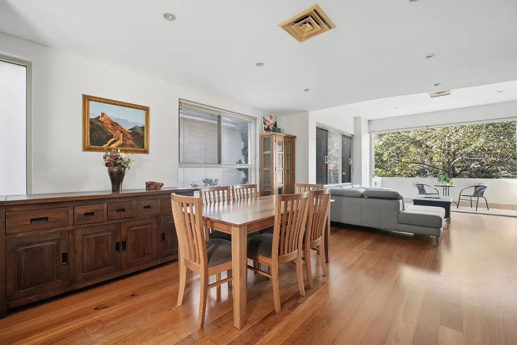 Spacious & Modern Split Level Apartment
