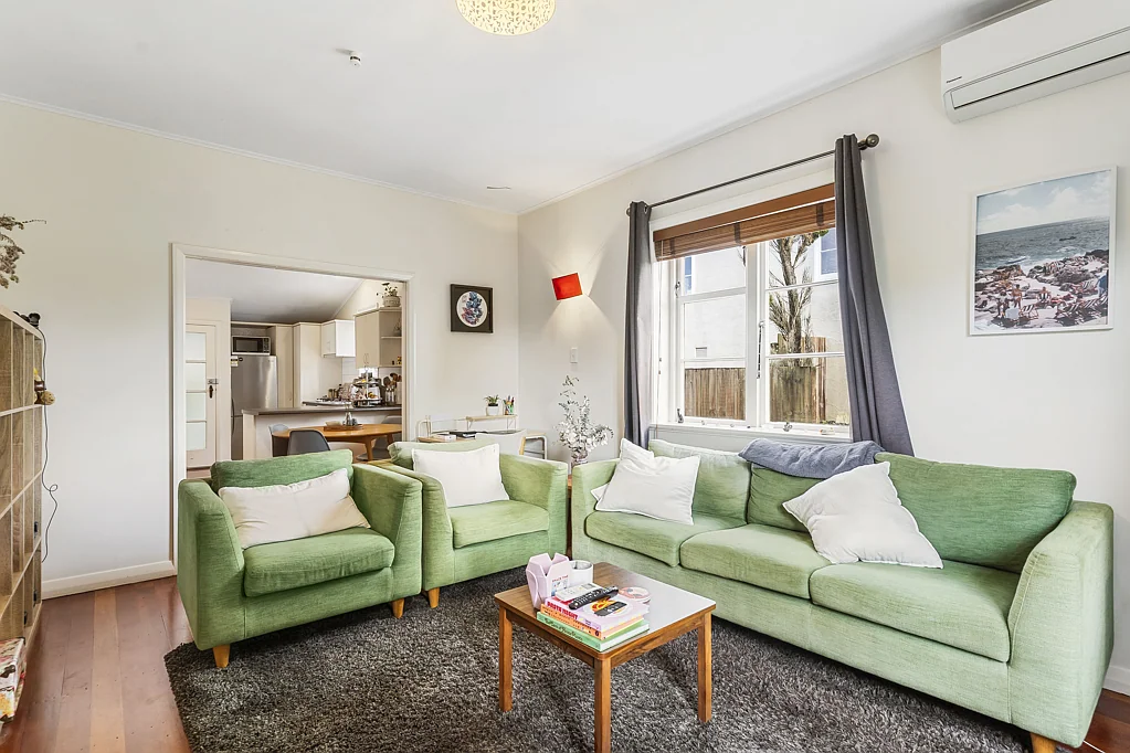 Charming Home - Unbeatable Location