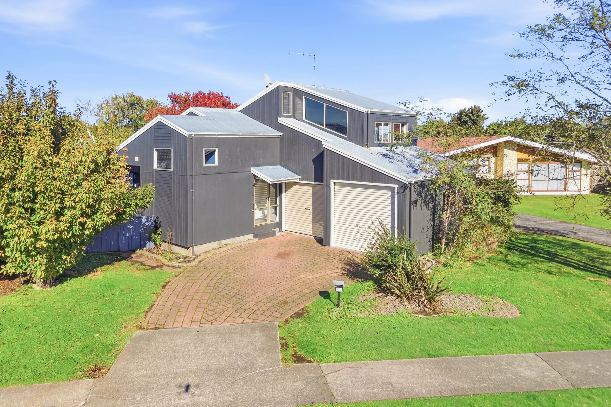 Springvale 4Kwarto Live or invest in a prime Springvale location