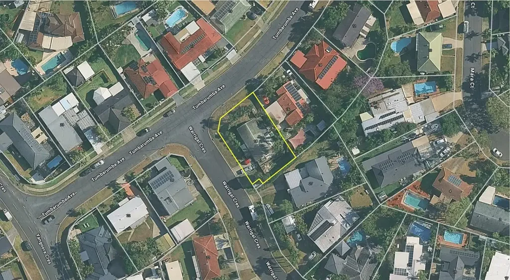 Ashmore 3chambre PHOTOS COMING : Elevated Family Home on a Generous 721m² Block
