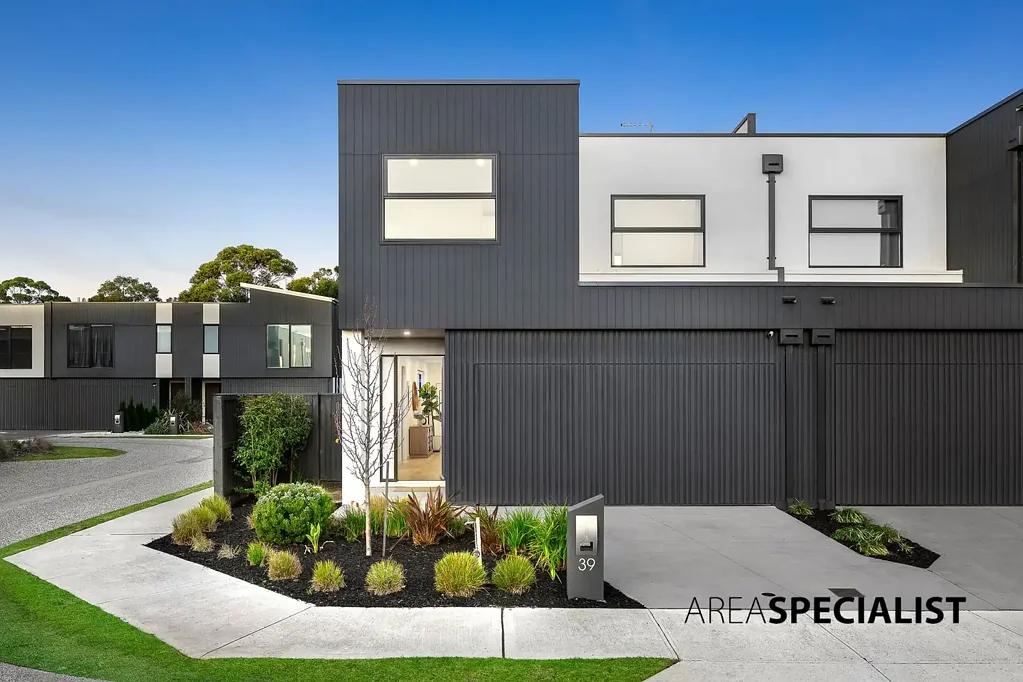 39 Savoy Grove, Cranbourne North, VIC 3977