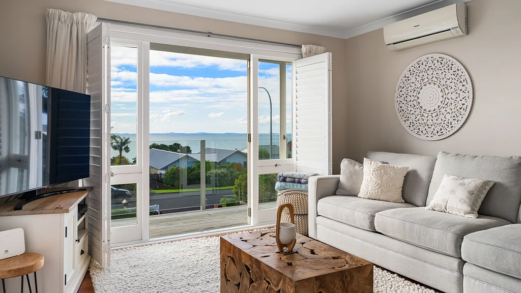 Clarks Beach 4 Bedroom Harbour views and coastal lifestyle