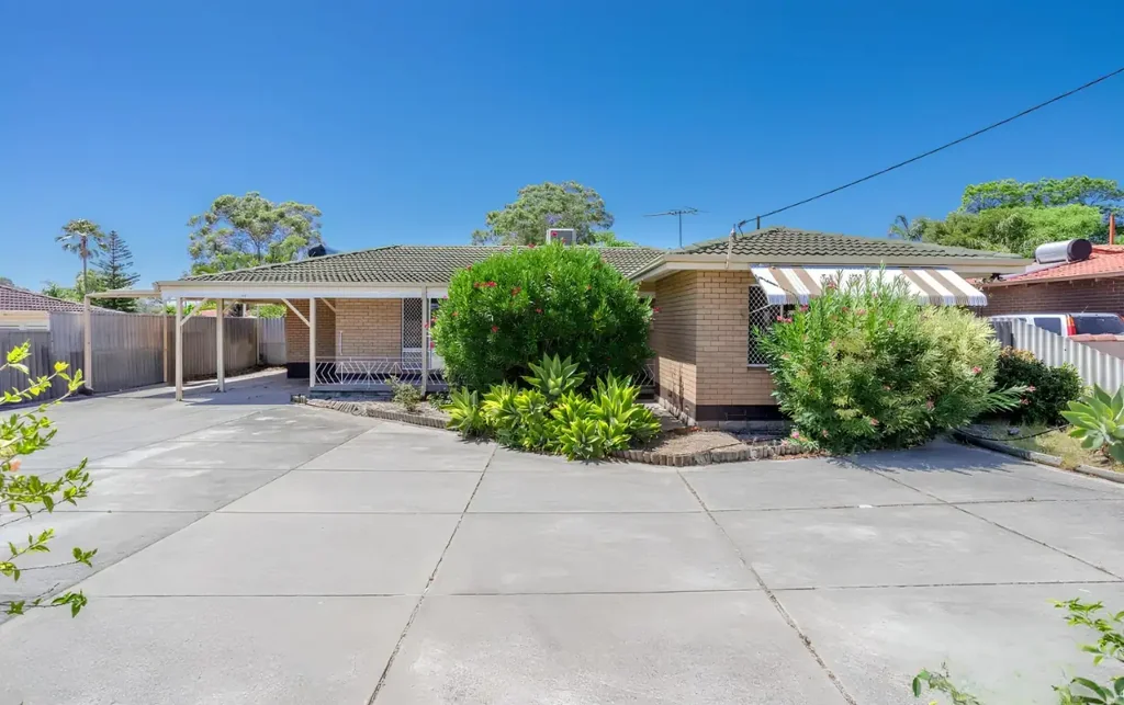 Convenience Meets Charm in Premium Lynwood Location