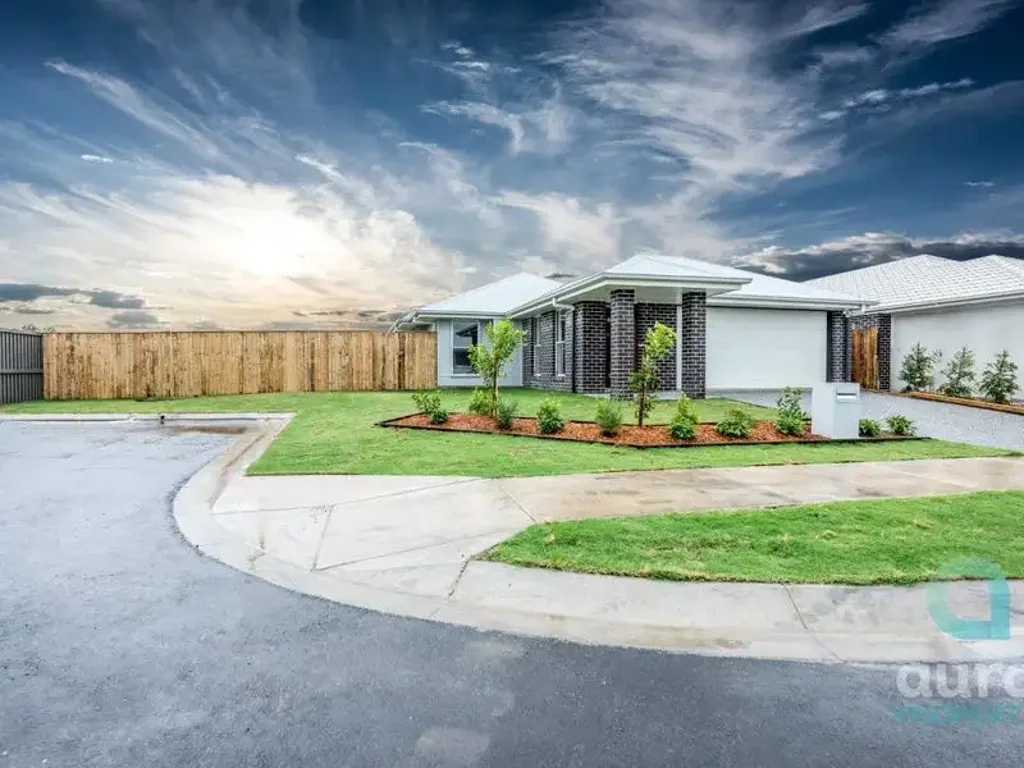 Premium Living in Baringa Boasting an Exceptionally Rare, Sprawling Yard