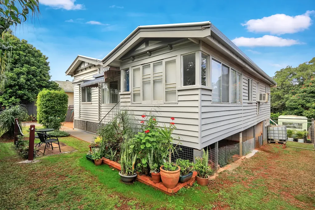 196 Churchill Street, Childers, QLD 4660