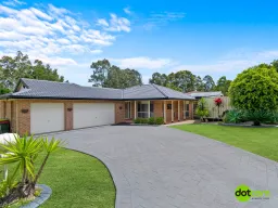 2 FLAME TREE CL, Hamlyn Terrace