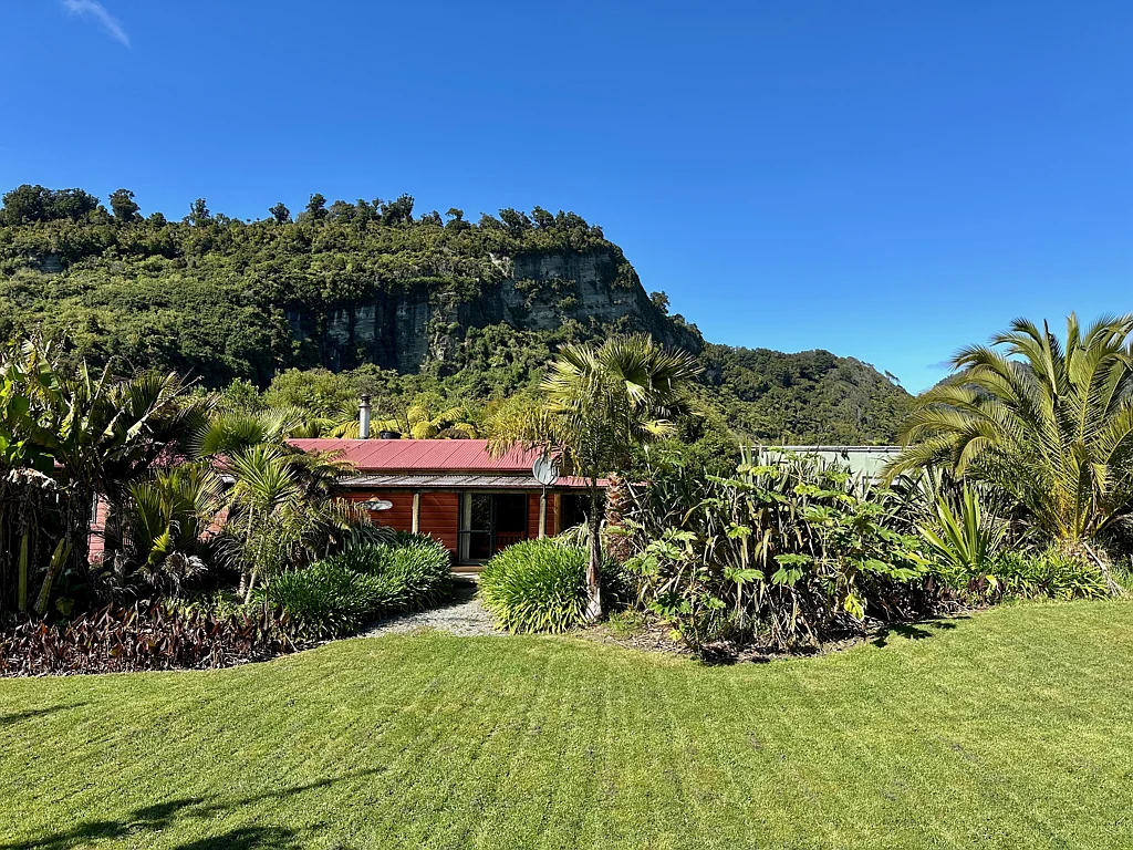 Karamea 2 Bedroom Berry Good Opportunity