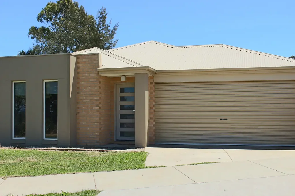 SPACIOUS FOUR BEDROOM FAMILY HOME