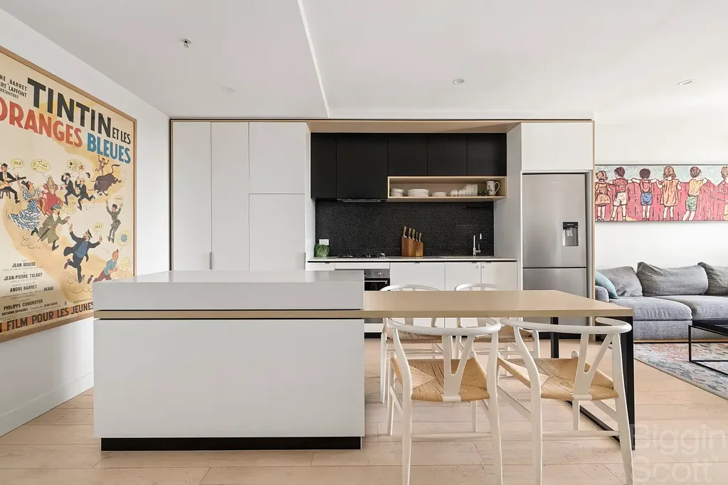 Elsternwick 2Moenga Life’s Good At The Top!