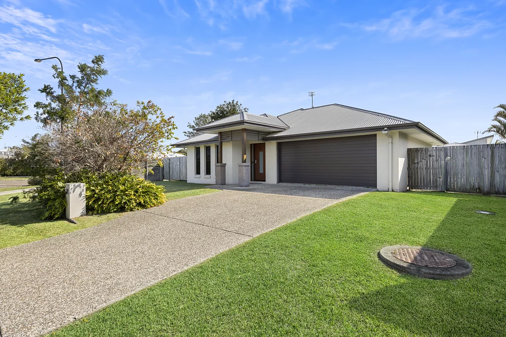 1 Headland Drive, Birtinya, QLD 4575