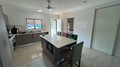 Unit 2/4 Caddy Close, Rocky Point, QLD 4874, 3 Bedrooms, 2 Bathrooms, Unit