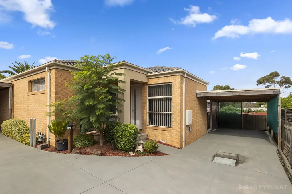65A Oaktree Drive, Hampton Park, VIC 3976