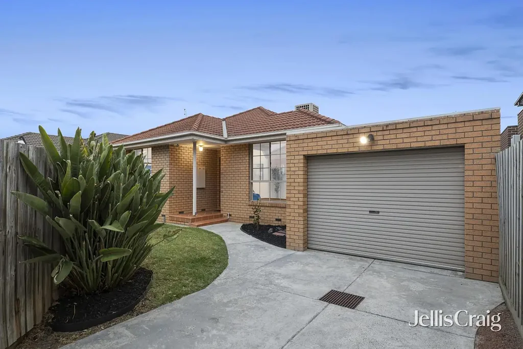 2/15 Gilmour Road, Bentleigh, VIC 3204