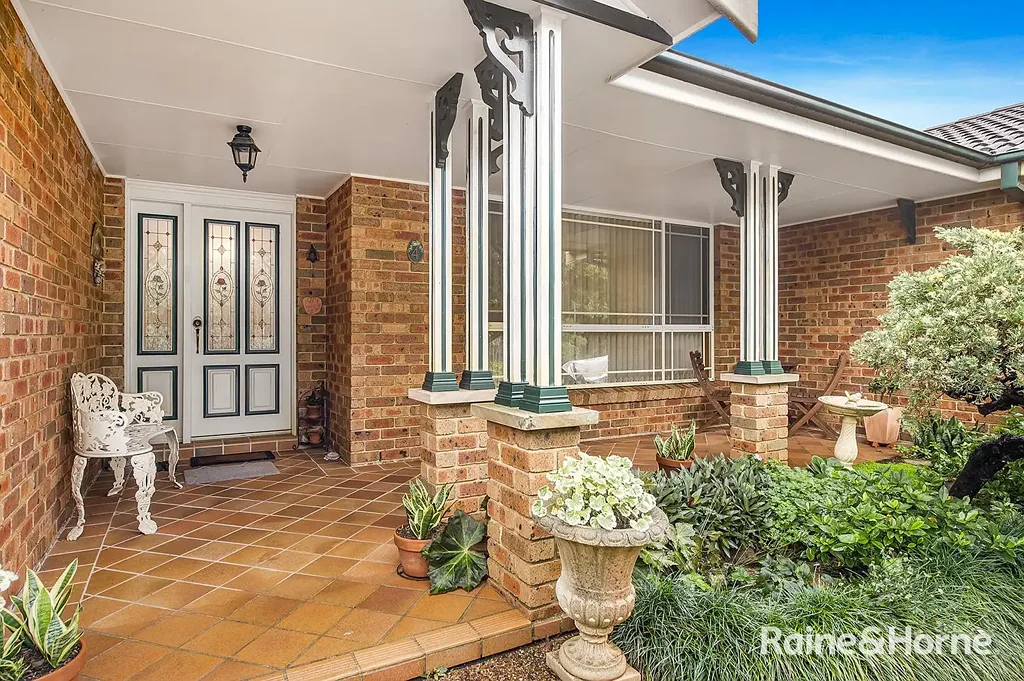 Valentine 4 Bedroom Classic elegance in supremely private location in Old Valentine!