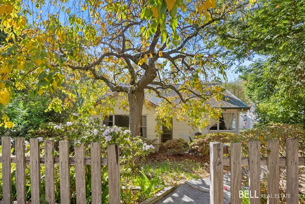 Warburton 2 Bedroom Classic Warburton Home with Fantastic Views
