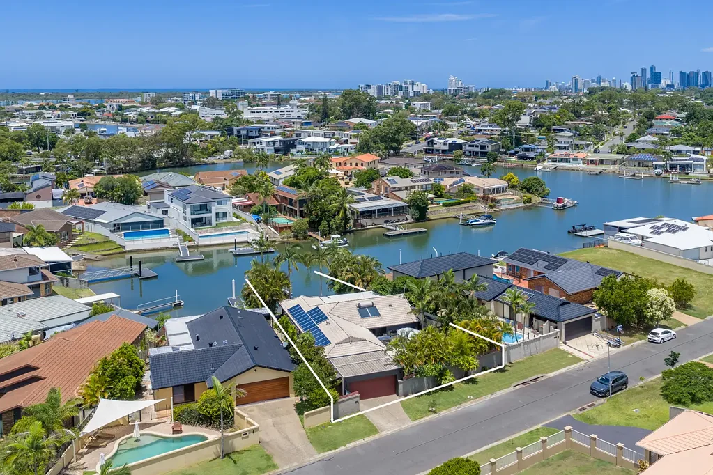 6 Nautilus Place, Biggera Waters, QLD 4216
