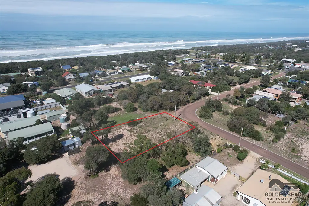 Golden Beach Flat, Cleared & Perfectly Positioned!