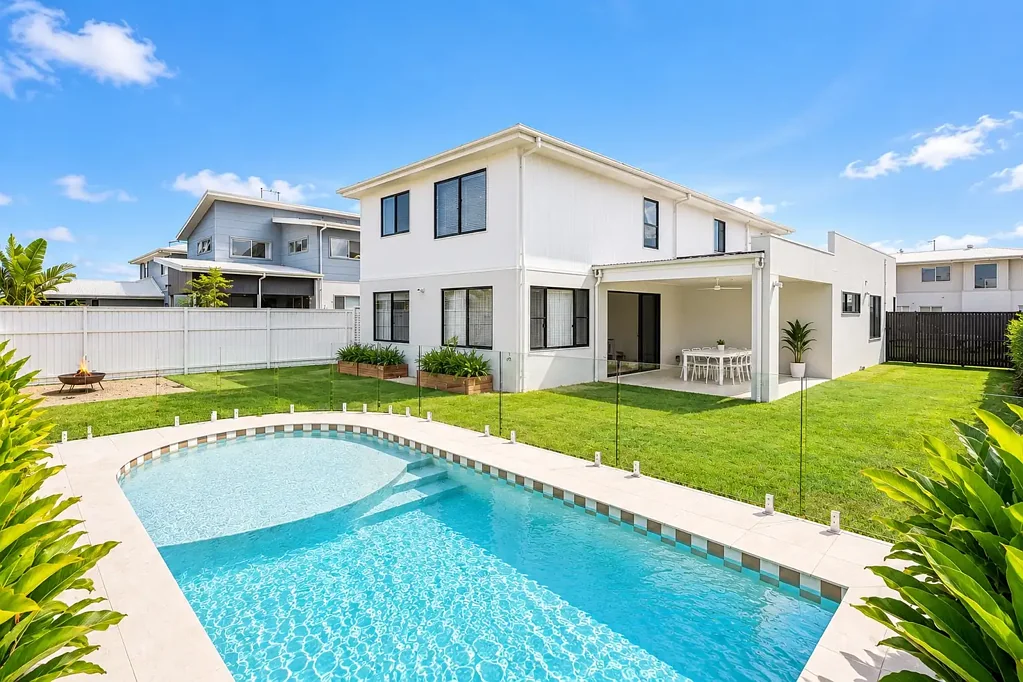 Nirimba 6Zimmer Award Winning Home in the Prestigious Avenues