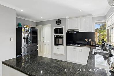 4 Borah Court, Caversham, WA 6055, 4 rūma, 2 rūma horoi, House