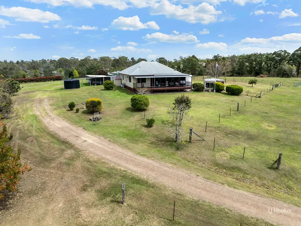 Taromeo 4침실 Charming Rural Retreat on 5.41 Acres with Stunning Views and Quality Improvement