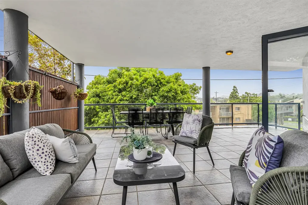Spacious Corner Apartment with Exceptional Outdoor Living