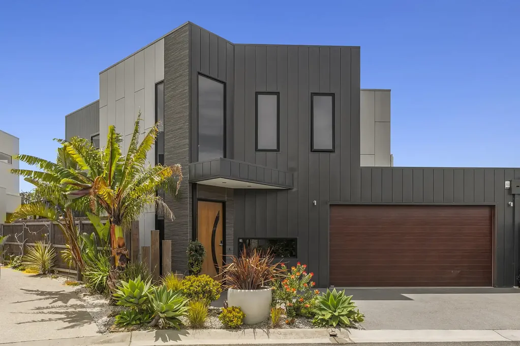 Torquay 4 Bedroom Elevated Coastal Living