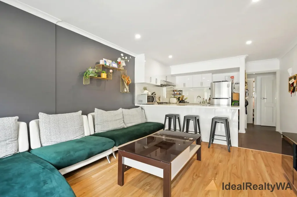 IDEAL FAMILY LIVING SPACE - UNFURNISHED