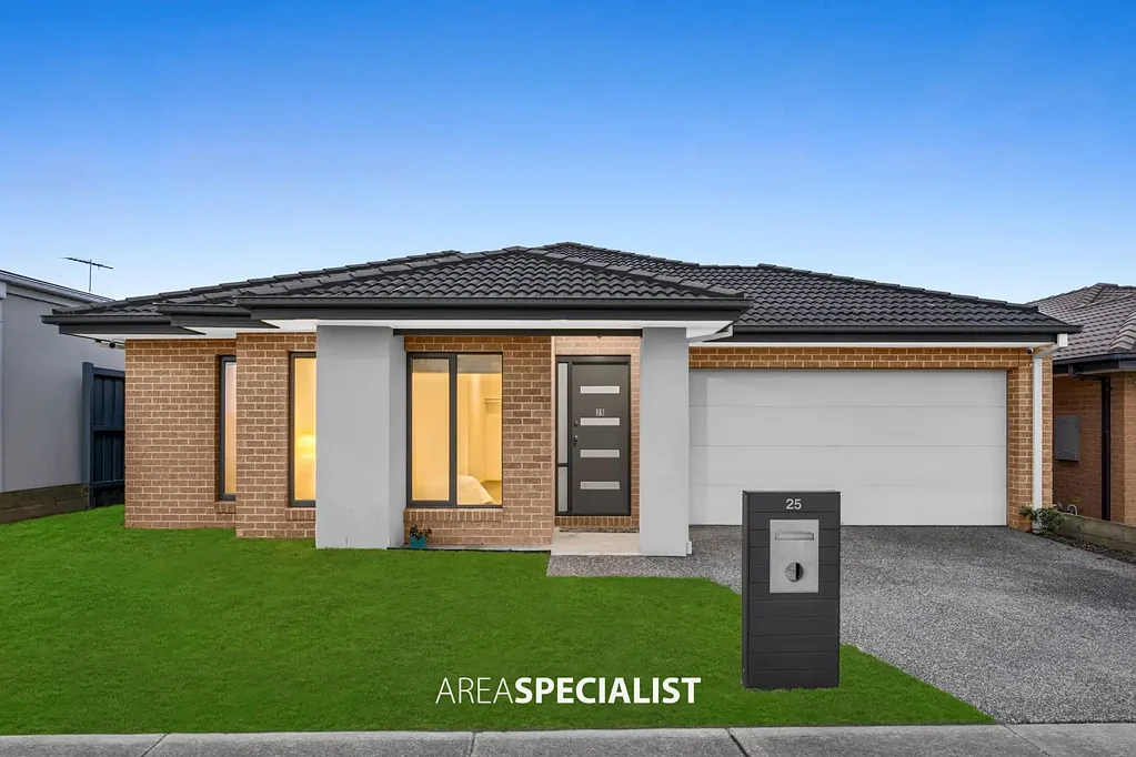 Clyde 4Zimmer Stylish Family Living with Space, Comfort and Everyday Convenience
