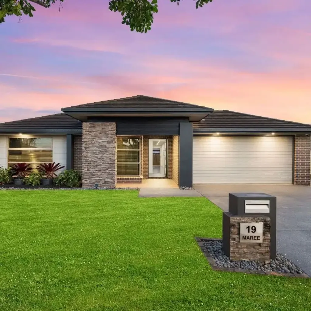 Redland Bay 5 Bedroom STUNNING MODERN  LOWSET WITH EXTRA FEATURES AND  EXQUISITE FINISHES