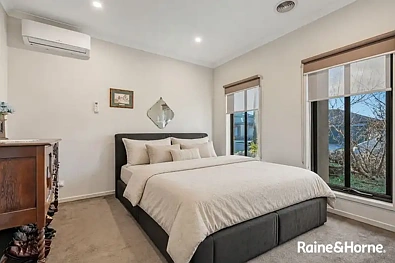 28 Sloane Drive, Clyde North, VIC 3978, 4 slaapkamers, 2 badkamers, House