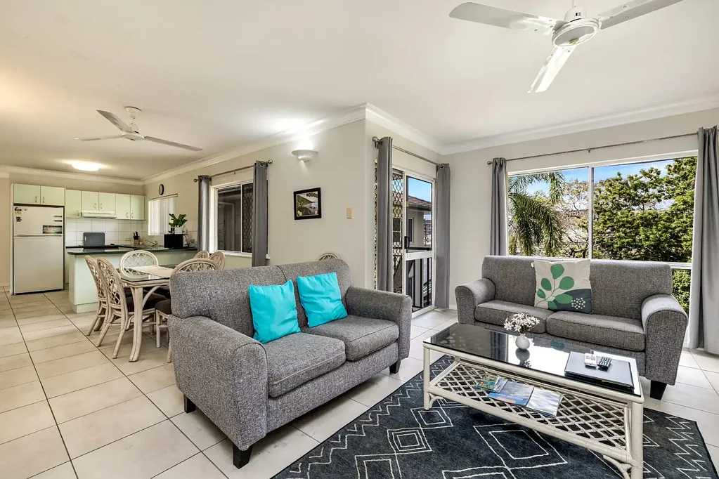 Cairns North 3 Bedroom HIGH YIELD HOLIDAY LET PERFORMER - OVER 6% NET!