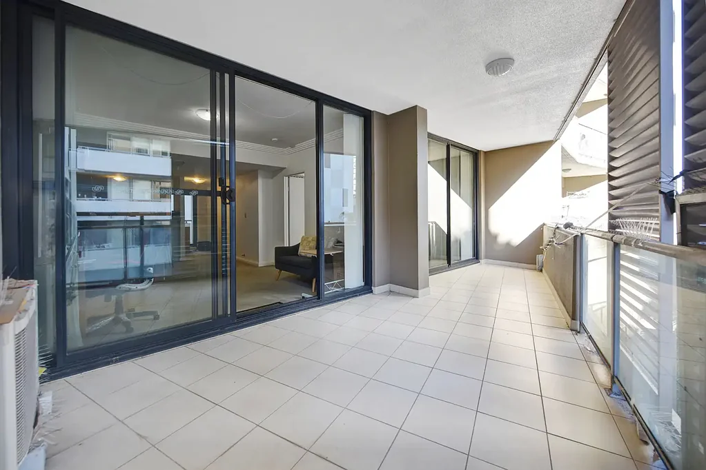 Parramatta 1Zimmer Great opportunity for first home buyers, professionals, young couples, and those looking to add value in a convenient, walk-to-everything location!