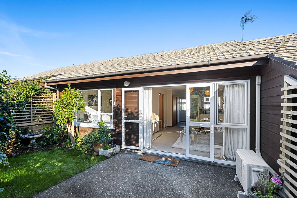 Takapuna 1બેડરૂમ 65 years+ ? Great Buying $449,000 Takapuna
