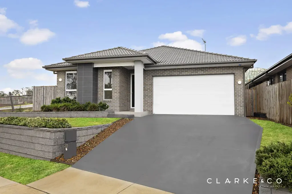 Chisholm 4chambre SPACIOUS MODERN LIVING IN A HIGHLY PRIZED CHISHOLM LOCATION!