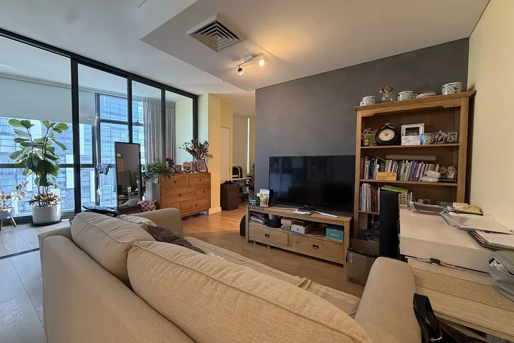 Large One Bedroom + Study Apartment in the Heart of Chatswood
