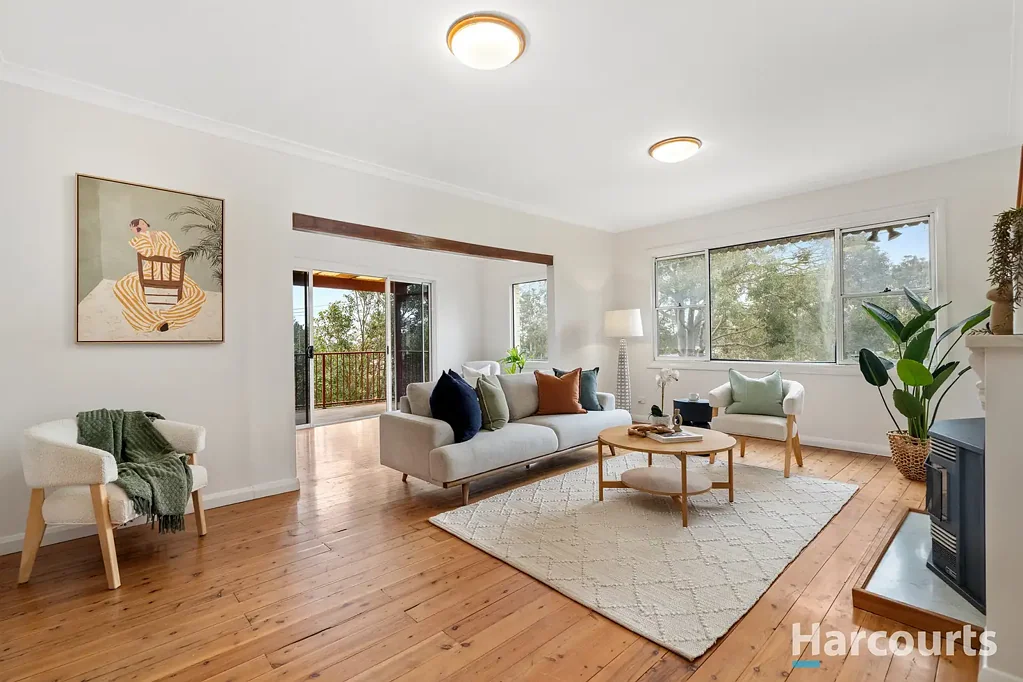 Birmingham Gardens 5ਬੈੱਡਰੂਮ Elevated updated four-bedroom home on a corner block boasting leafy outlook and pool
