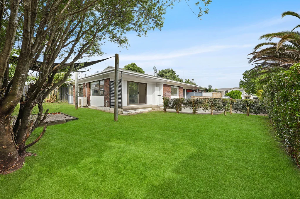 2/27 Matuhi Rise, Henderson, Waitakere City, Auckland