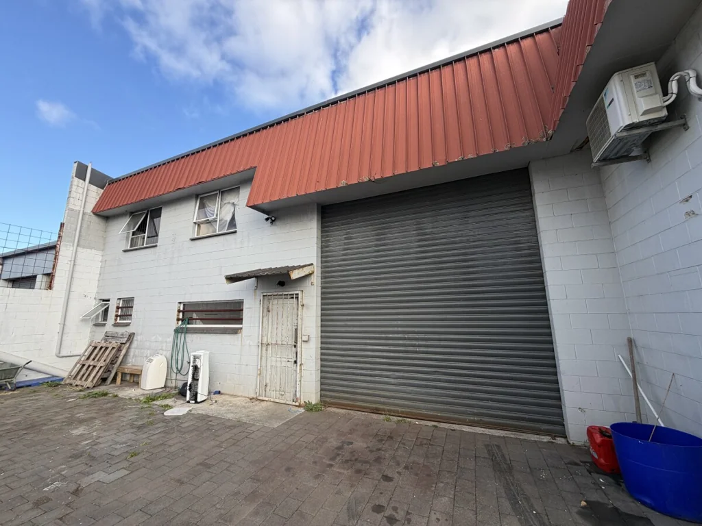 Henderson Secure Industrial Unit – Great Location