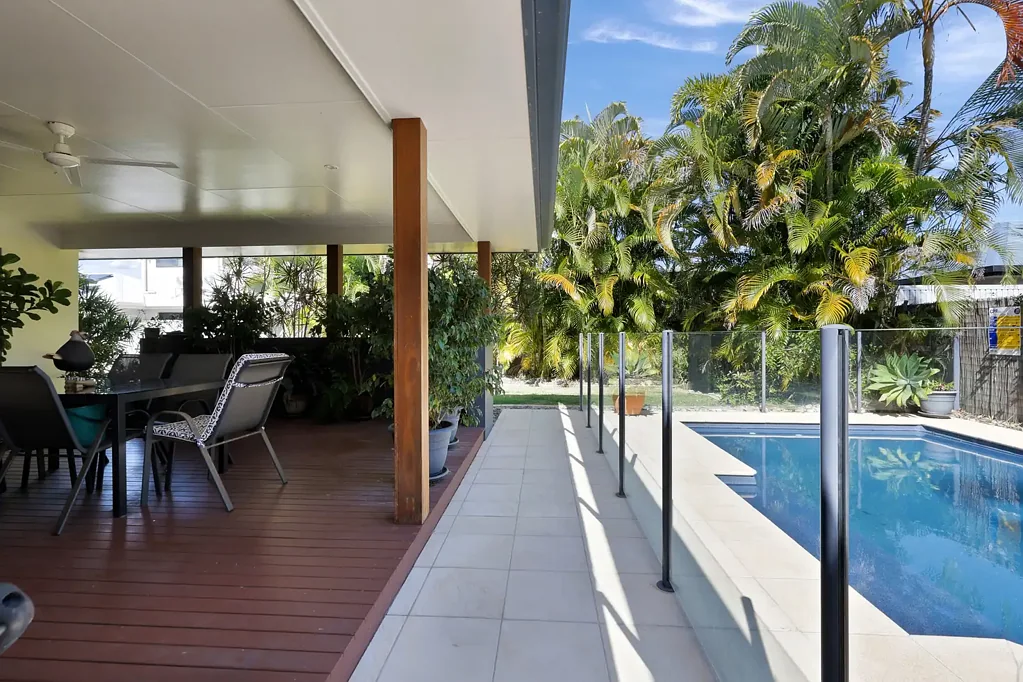 East Mackay 4ਬੈੱਡਰੂਮ EXECUTIVE BEACHSIDE LIVING WITH IMMACULATE PRESENTATION