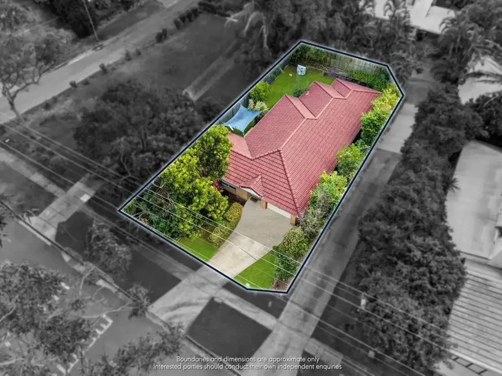 Holland Park 3બેડરૂમ Rare Low-set Home in Holland Park