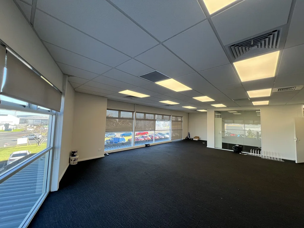 East Tamaki Allens Road Corner: Prime Office Space