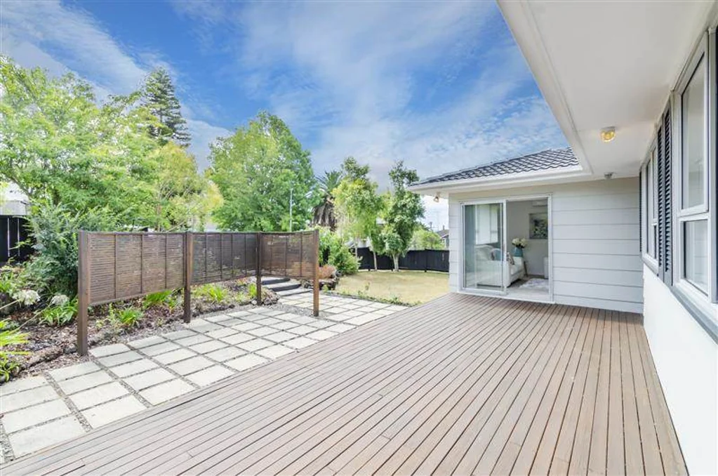 Cockle Bay 4房  Legal Home & Income in Highly Desirable Location