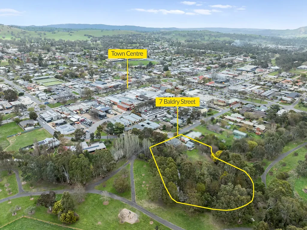 Mansfield 6ਬੈੱਡਰੂਮ Multi-Residence Property in a Rare Botanical Sanctuary with income potential