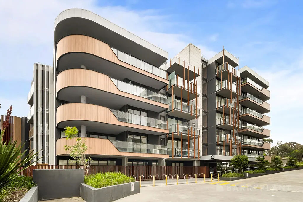 Bundoora 2房 公园景观阳台 豪华石材台面 开放式厨房 镜子内置衣柜 分体式冷暖 安全地下停车 Walking Distance to Everything