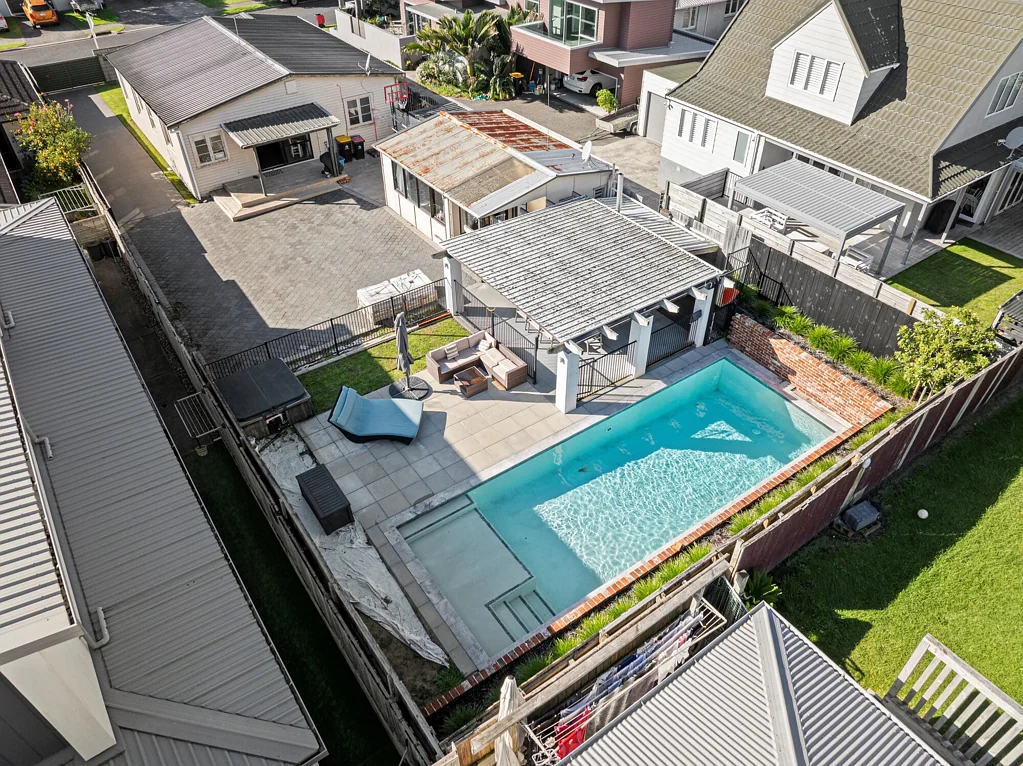 Mount Maunganui 3房  Buy the Location, Shape the Future