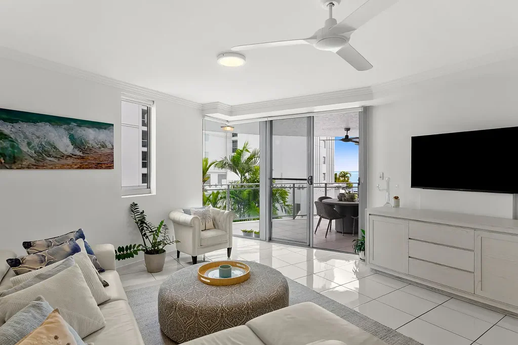 Cairns City 3房  Generous proportions, prestigious Esplanade position