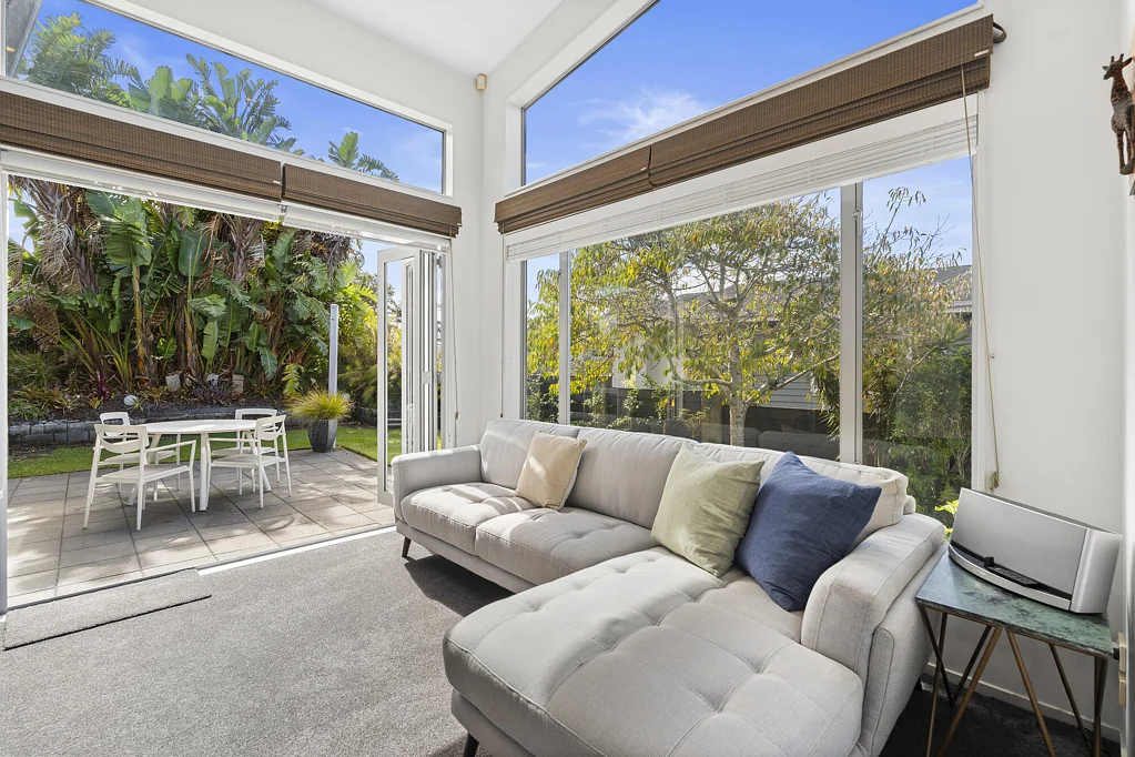 Orewa 5બેડરૂમ Stylish, Spacious and Built to Impress